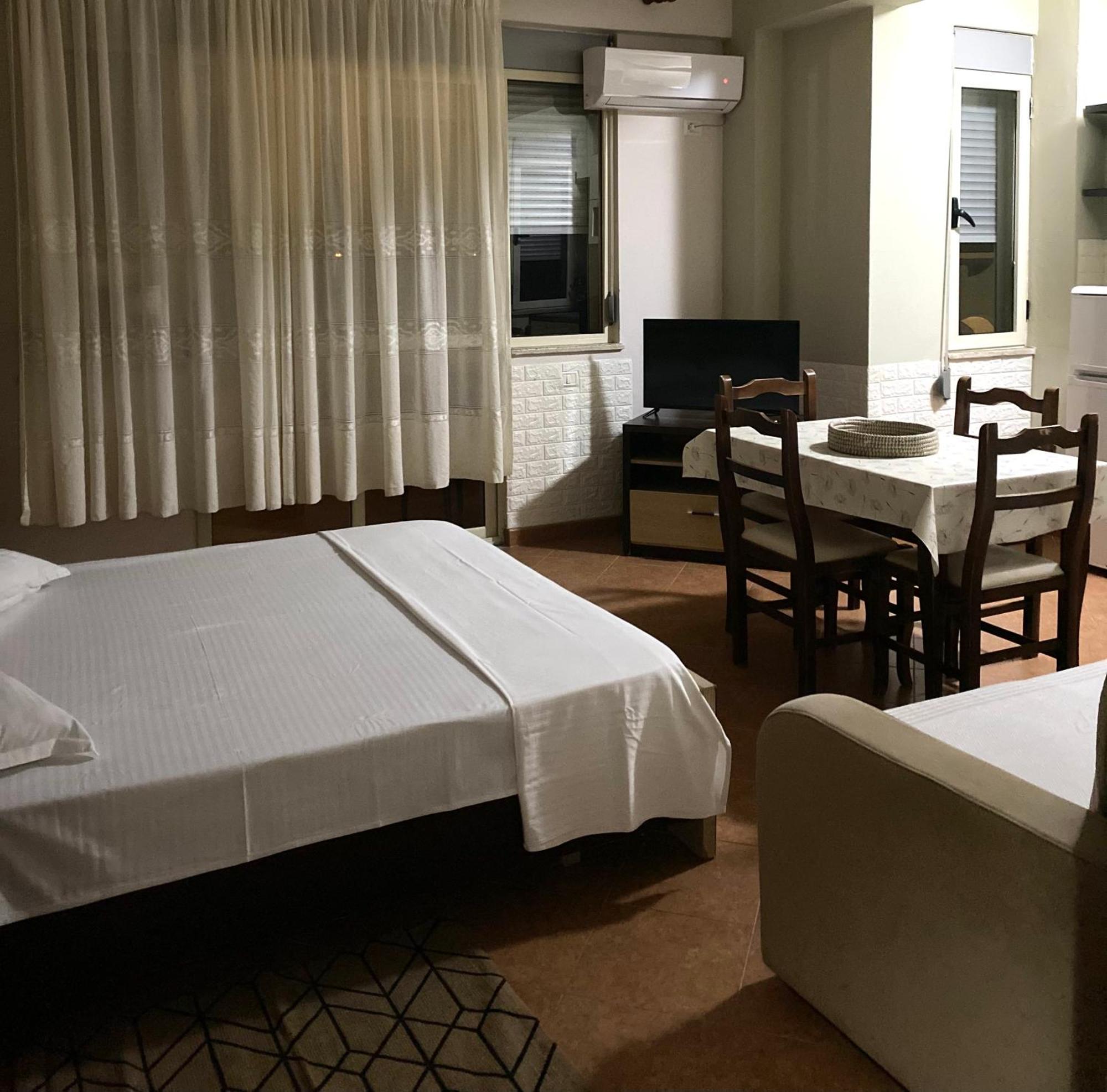 Memory Apartments Durrës Buitenkant foto